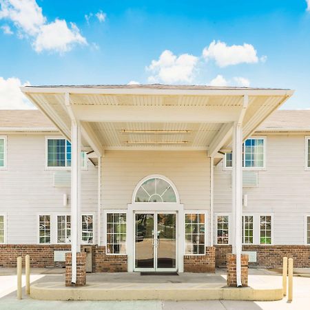 Super 8 By Wyndham Platte City Kansas City Area מראה חיצוני תמונה
