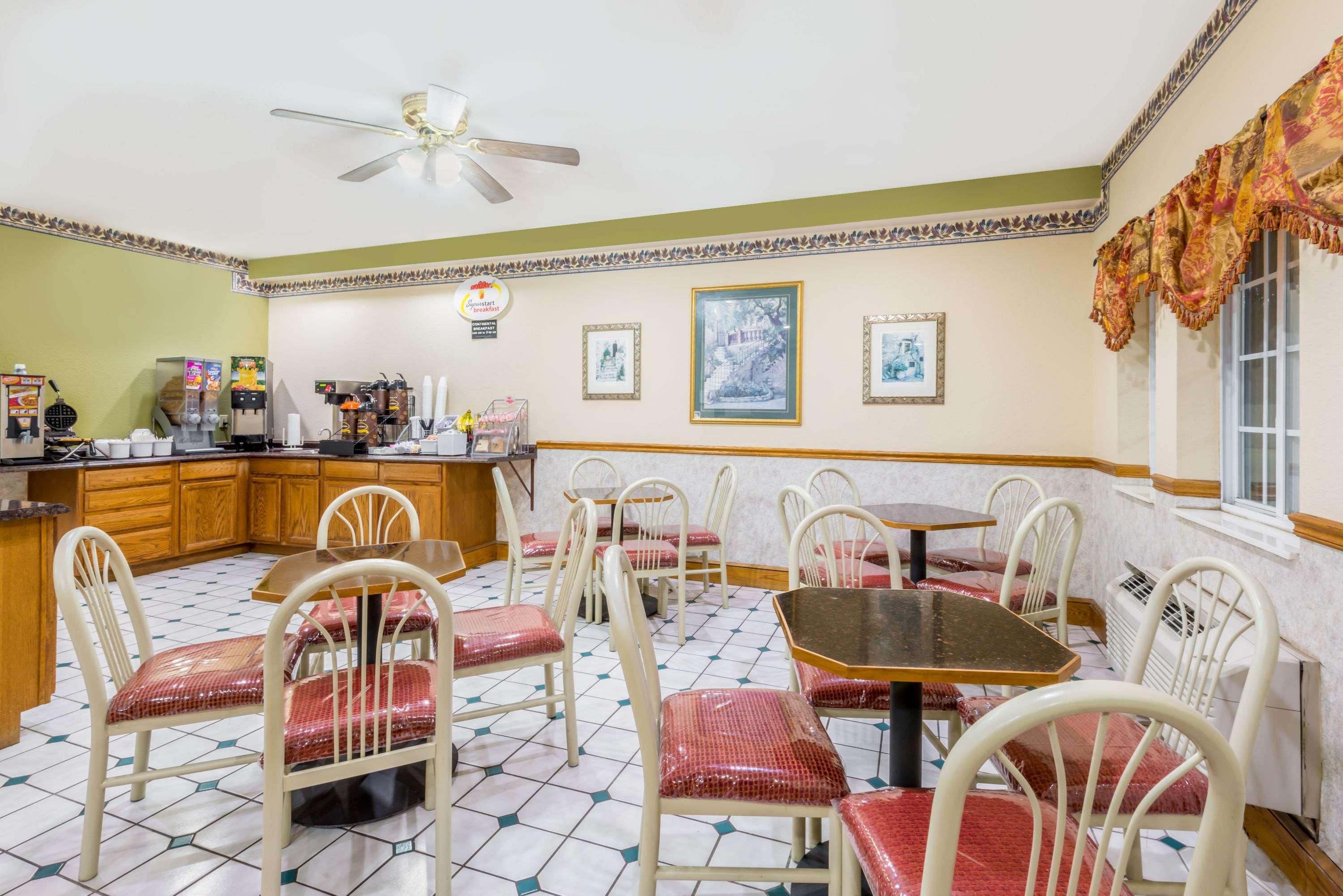 Super 8 By Wyndham Platte City Kansas City Area מראה חיצוני תמונה