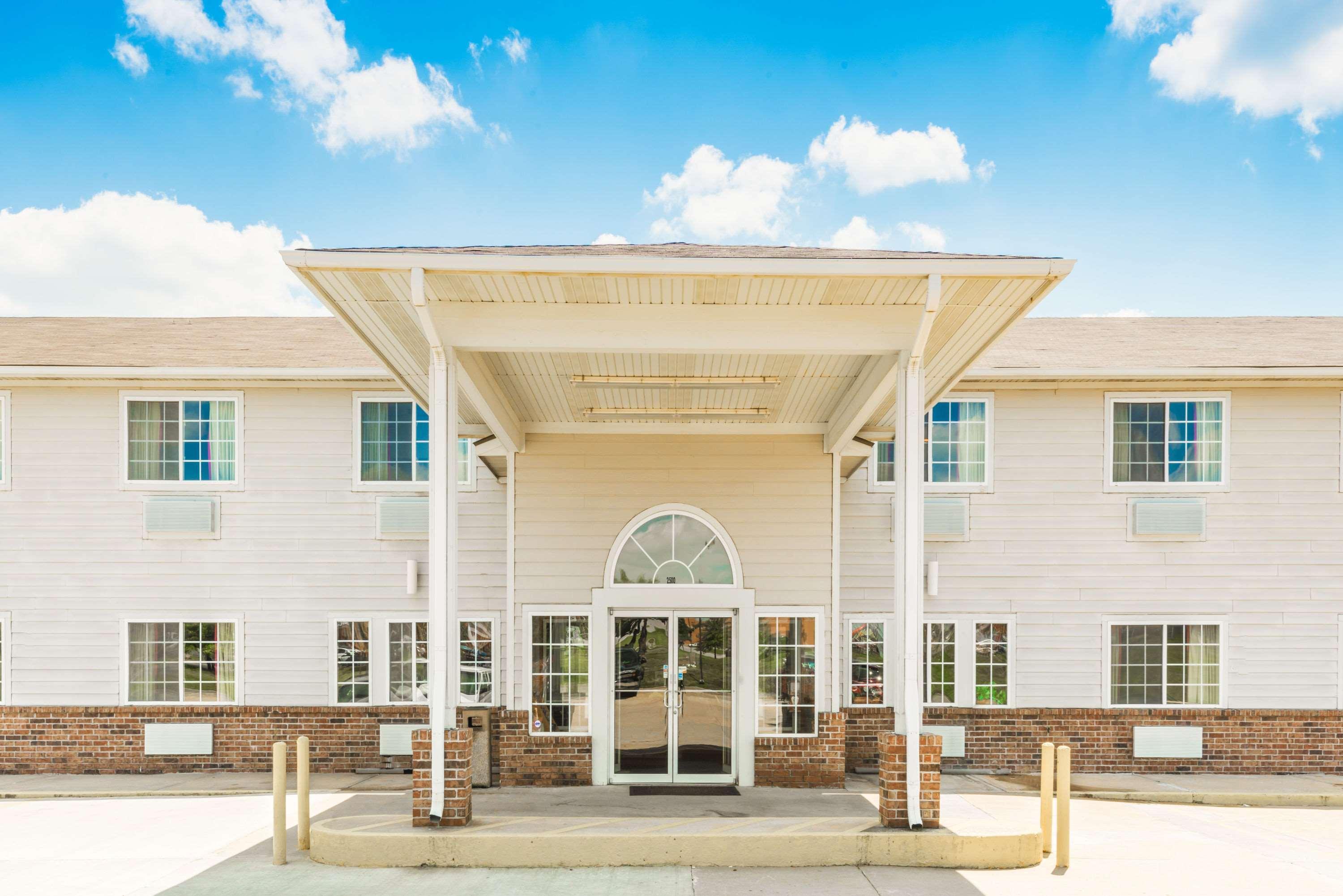Super 8 By Wyndham Platte City Kansas City Area מראה חיצוני תמונה