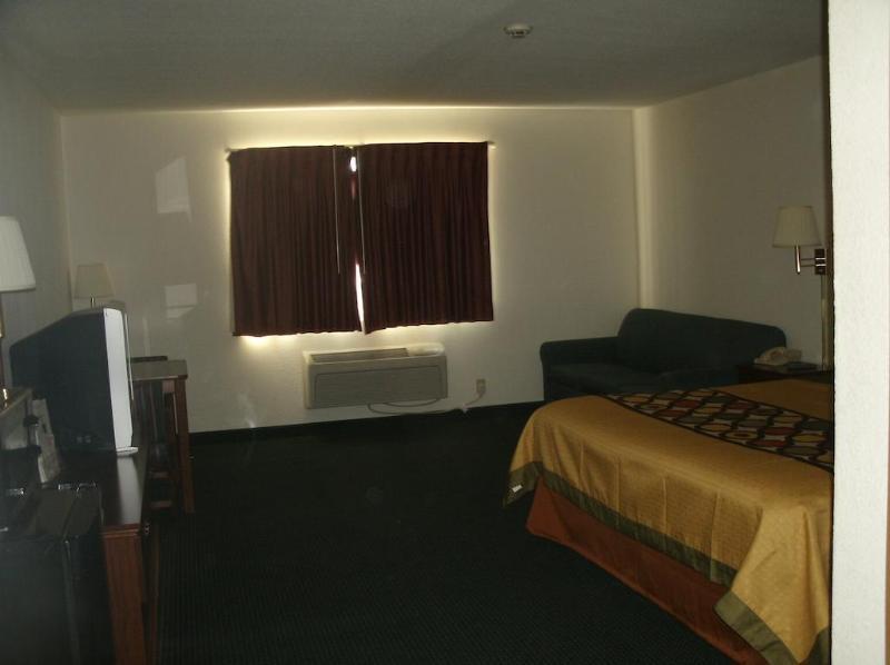 Super 8 By Wyndham Platte City Kansas City Area מראה חיצוני תמונה